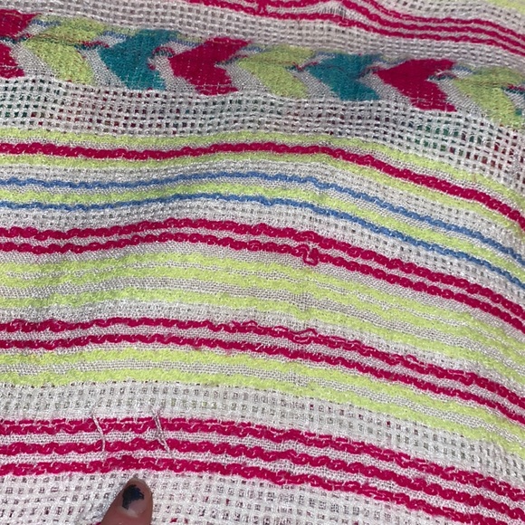 3/$30 Billabong Crop Top - Picture 5 of 9